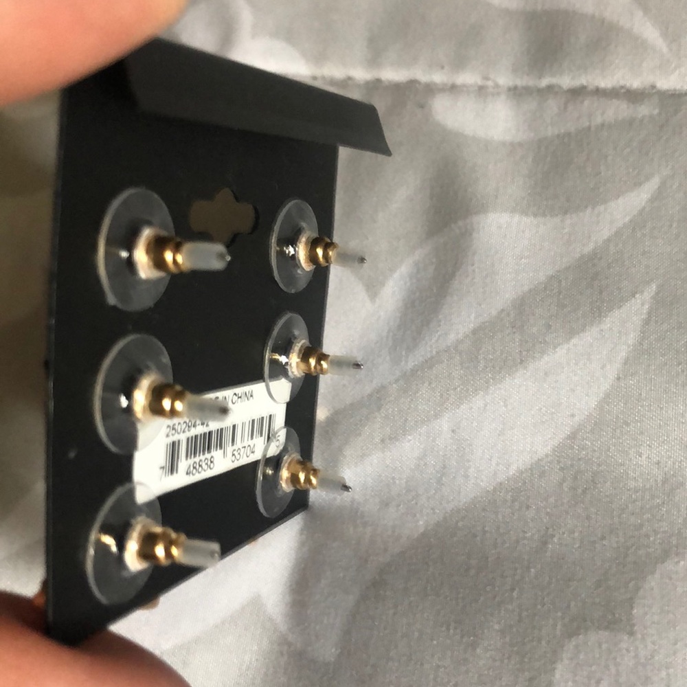 Guess earrings - Picture 3 of 3